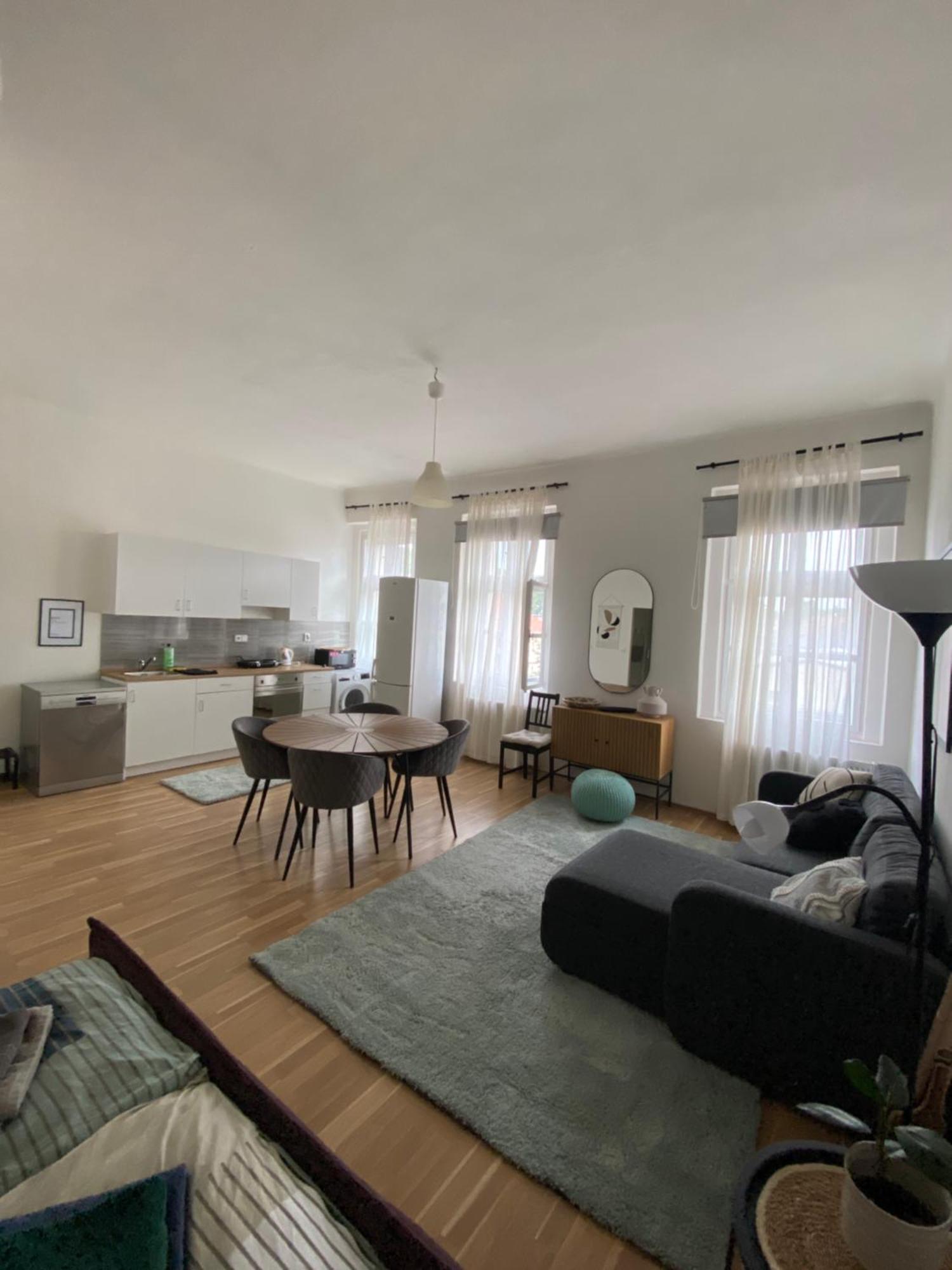 Roomy Apartment Close To Palmovka Prague Exterior photo